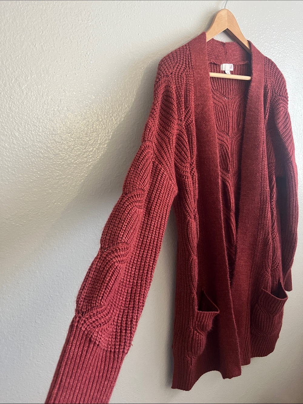 SO Open-Front Cable Knit Cardigan - Rust Red - Picture 3 of 5
